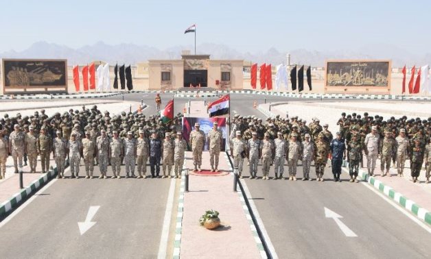 Group photo of Egyptian and Jordanian troops taking part in the joint exercise "Al Aqaba 7" – Press Photo