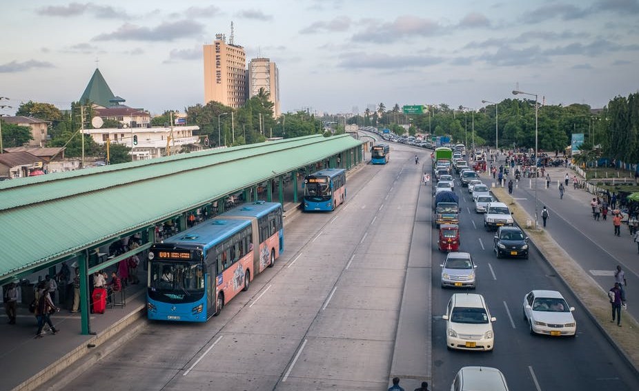 La phase III du BRT commence avec la construction des terminaux passagers