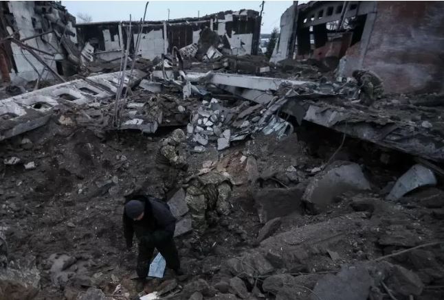 Les forces russes lancent des attaques de missiles et de drones à travers l'Ukraine