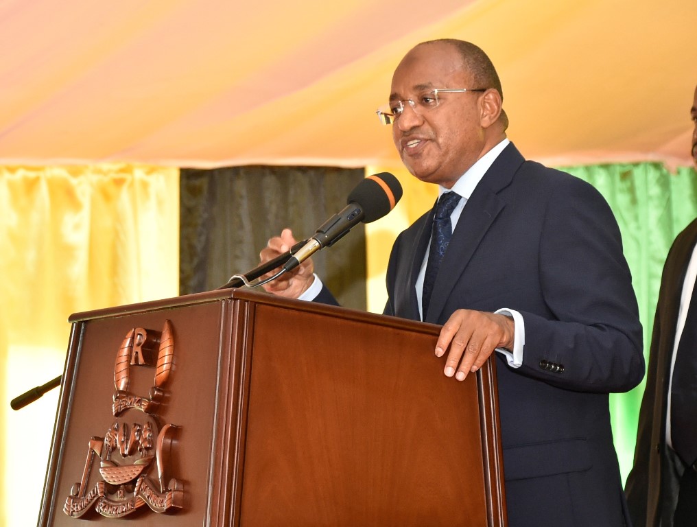 Mwinyi ordonne l'utilisation stricte du kiswahili au gouvernement