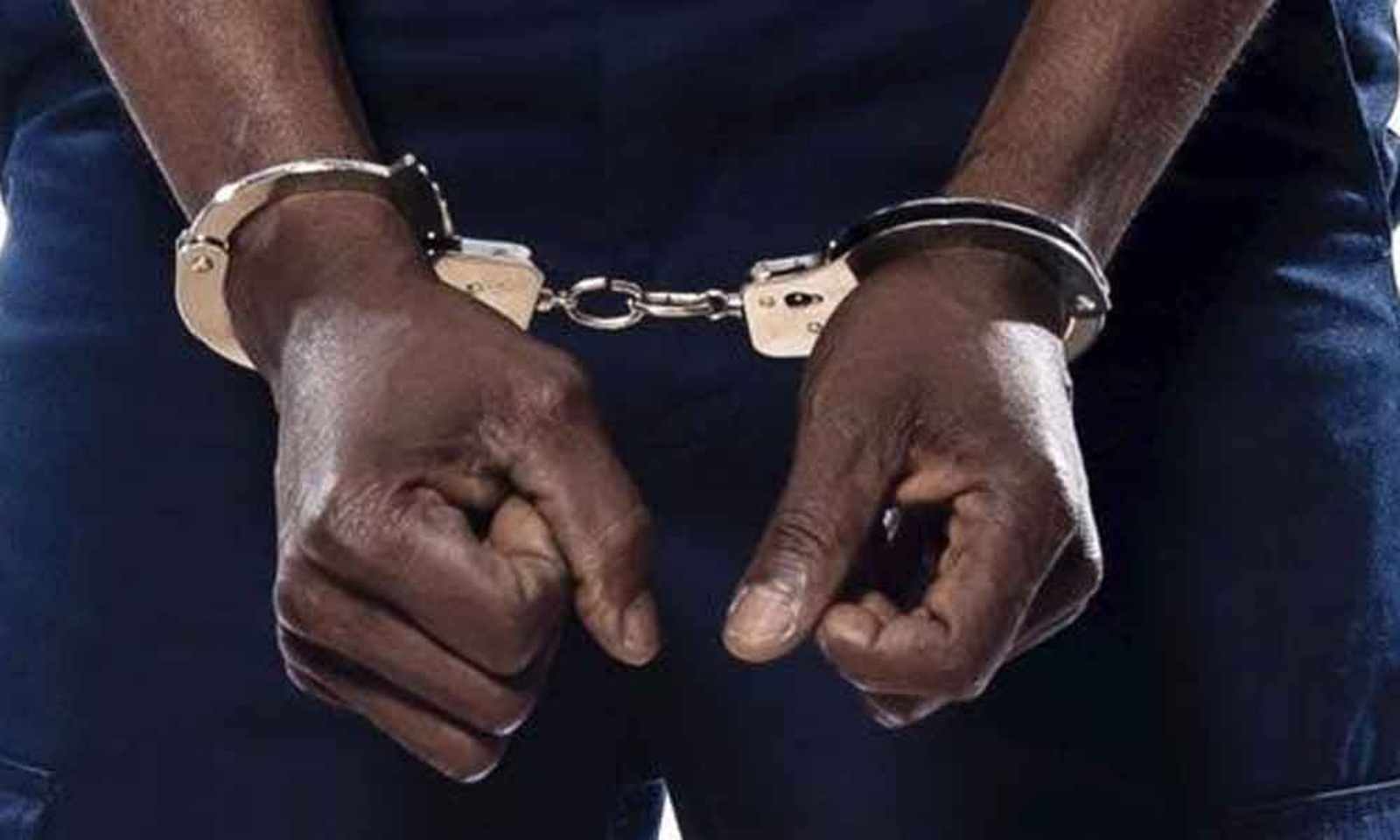 La police arrête les suspects de vol de bétail