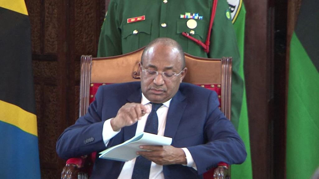 Le Dr Mwinyi nomme six personnes à la tête des institutions publiques de Zanzibar