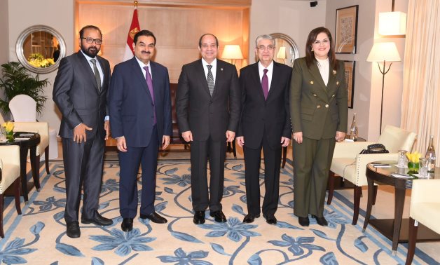 Le président Sissi affirme être prêt à soutenir le groupe indien Adani dans les projets prévus en Égypte