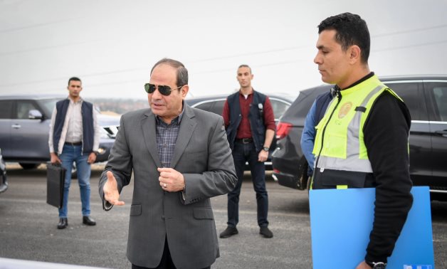 Les projets routiers à Gizeh doivent être achevés d'ici la fin de l'année: le président Sisi
