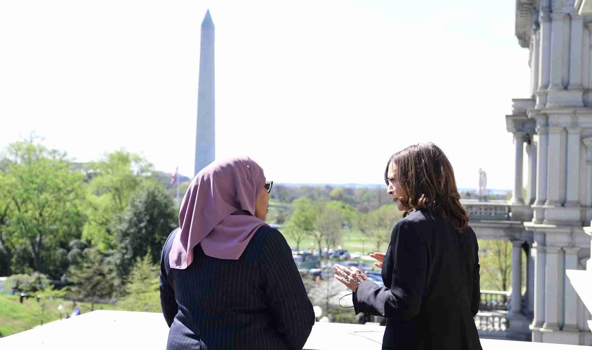 Les analystes décrivent la visite de Harris comme un geste envers la philosophie des 4R de Samia