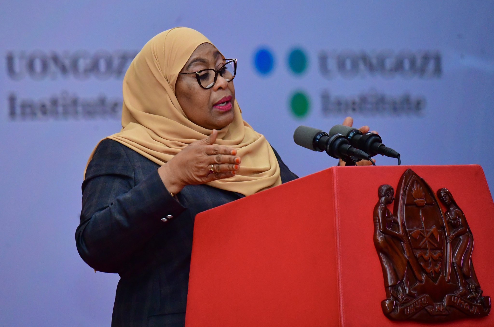 Obéir aux directives de Samia-PM