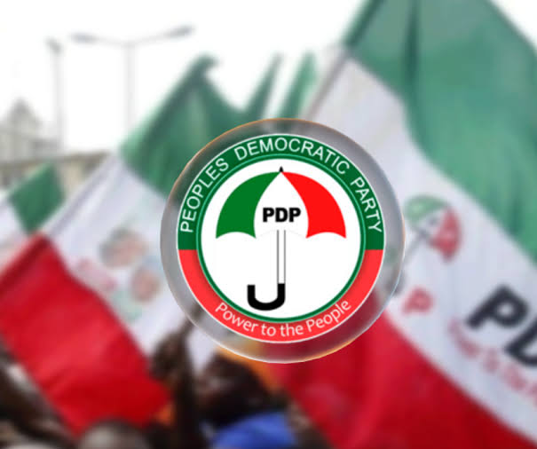 Lagos PDP nie avoir suspendu son président