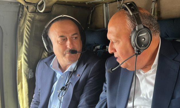 Egyptian and Turkish FMs head to Mersin port to receive Egypt’s sixth shipment of relief aid to Turkey - Egypt's MFA
