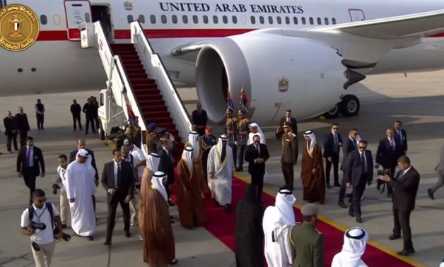 Le président Sissi reçoit son homologue émirati à l'aéroport international du Caire