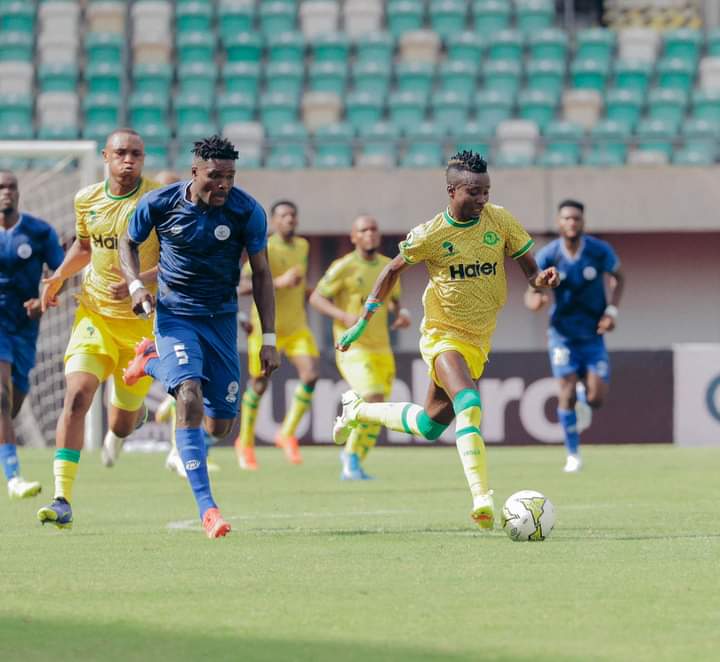 Mayele marque un doublé alors que les jeunes Africains reniflent les demi-finales du CAFCC