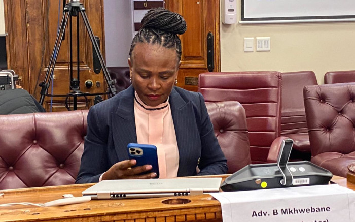 Mkhwebane exhorte l'enquête de l'article 194 à trouver sa nouvelle représentation légale