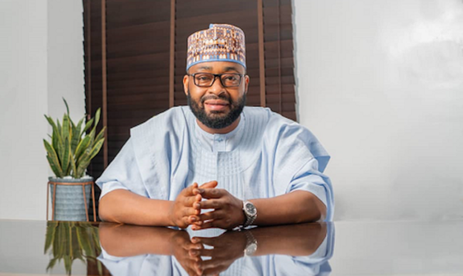 Appelez Sarkin Sudan de Kontagora pour commander