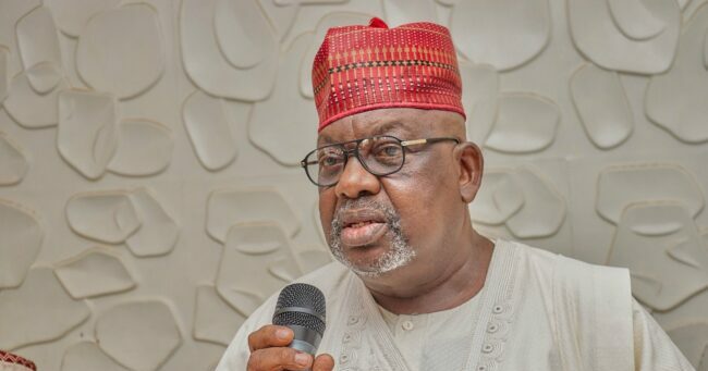 Hanga fait tomber Zaura d'APC au tribunal