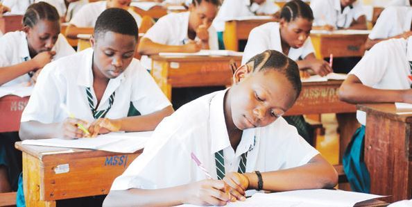 Les écoles publiques brillent dans les résultats du formulaire VI