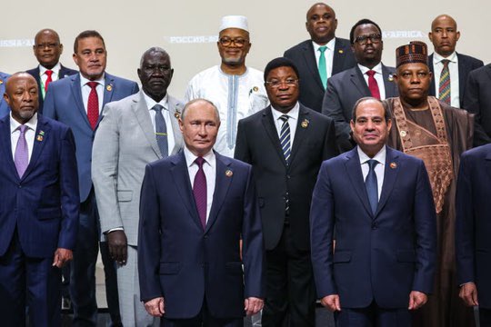 Poutine dit que la proposition africaine pourrait être la base de la paix en Ukraine