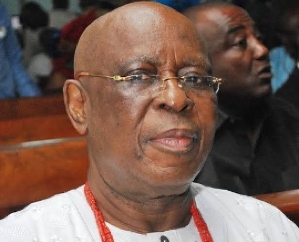 Sanwo-Olu félicite Osoba à 84 ans