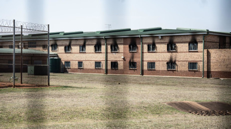 Le centre correctionnel de Kutama Sinthumule à Makhado, Limpopo, qui aurait été incendié par des détenus.  Photo: Abigail Javier / Nouvelles des témoins oculaires
