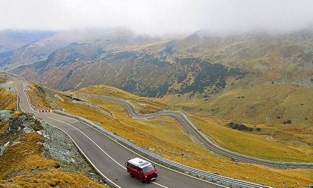 Trashes on a highway- CC via Pixfuel