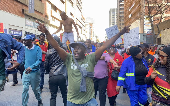 Cope appelle à une intervention urgente alors que la grève de Samwu Tshwane devrait se poursuivre