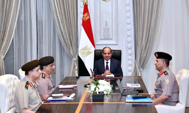 Sissi ordonne de créer un environnement favorable aux industries lourdes en Egypte
