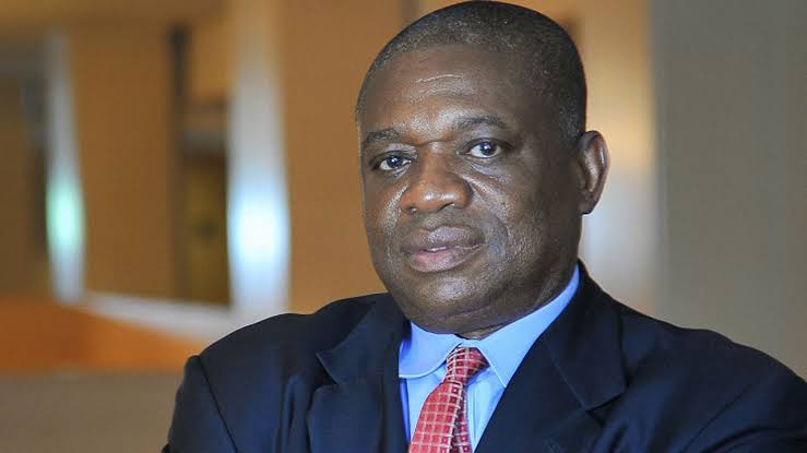 Un religieux d'Abia loue Orji Kalu pour les projets de circonscription