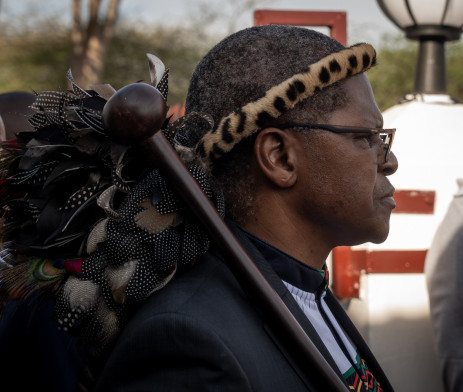 Le président du Parti de la liberté Inkatha, IFP Velenkosini Hlabisa, faisait partie de la délégation qui a récupéré la dépouille du prince Mangosuthu Buthelezi dans une morgue locale à Ulundi et l'a escortée jusqu'à son domicile le 15 septembre 2023. Photo : Abigail Javier et Xanderleigh Dookey-Makhaza/Eyewitness News