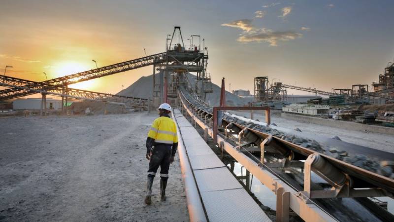 Barrick s'engage à soutenir l'autonomisation des jeunes