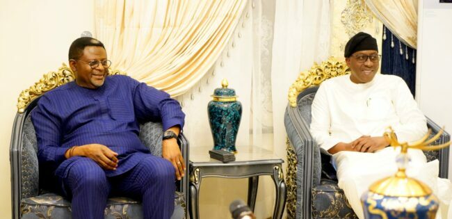 Le gouverneur de Cross River déclare primaire et secondaire