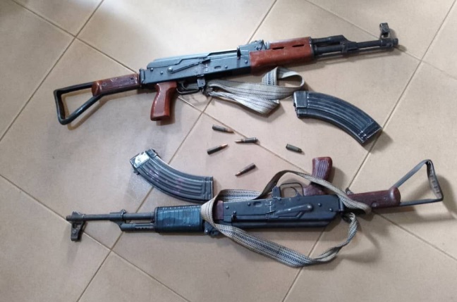 La police déjoue un vol à Anambra et récupère deux fusils AK-47