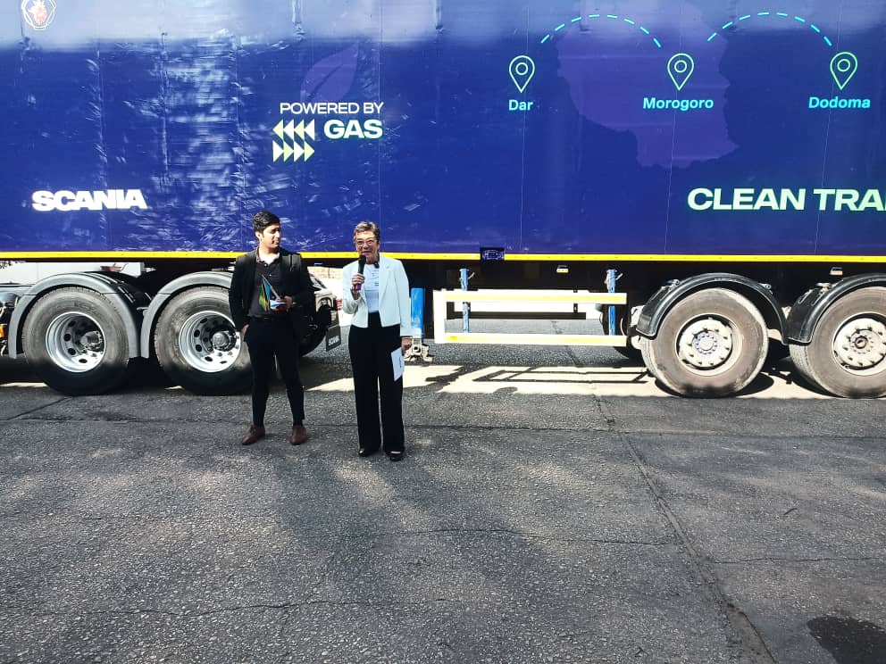 L'ambassade de Suède et Scania lancent une « tournée de transports propres » à Dar-Dodoma