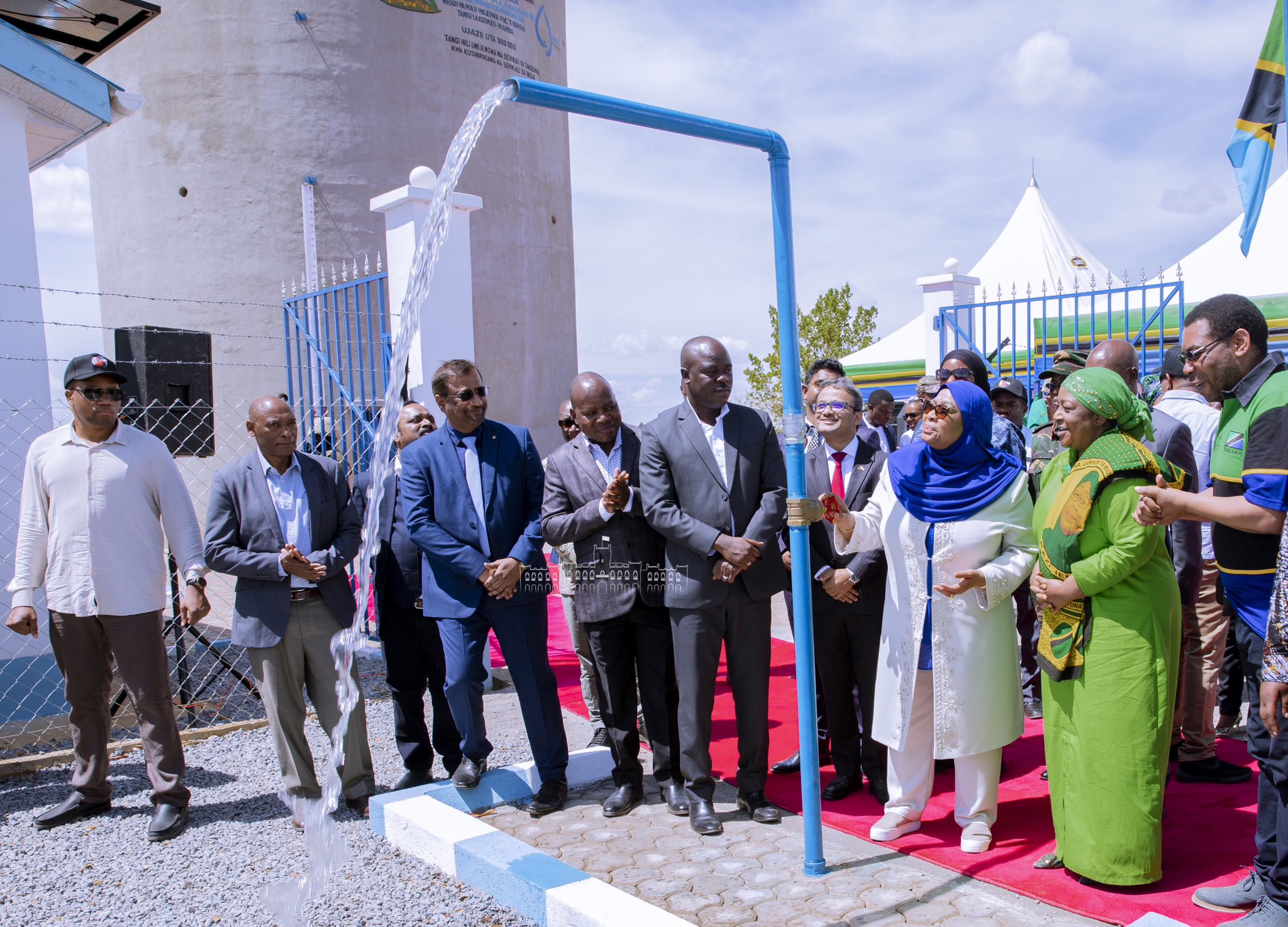 Le président Samia lance le projet d'eau du lac Victoria à Singida