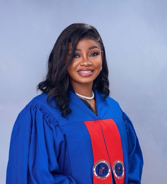 La peur du sang et des aiguilles m'a poussé à étudier la pharmacie — Lawal Omolola, meilleur diplômé de l'OUA