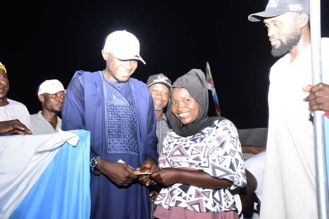 L'assistant du gouverneur Bello donne du pouvoir à 500 membres de l'APC et sollicite le soutien d'Ododo
