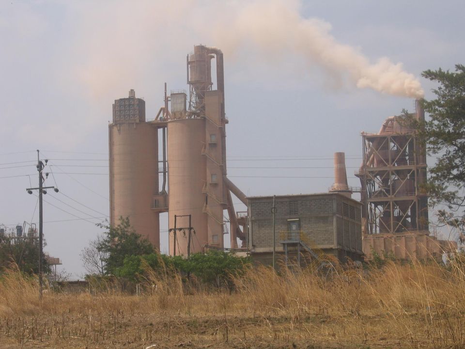 Le gouvernement et les actionnaires signent un accord pour réformer le ciment de Mbeya
