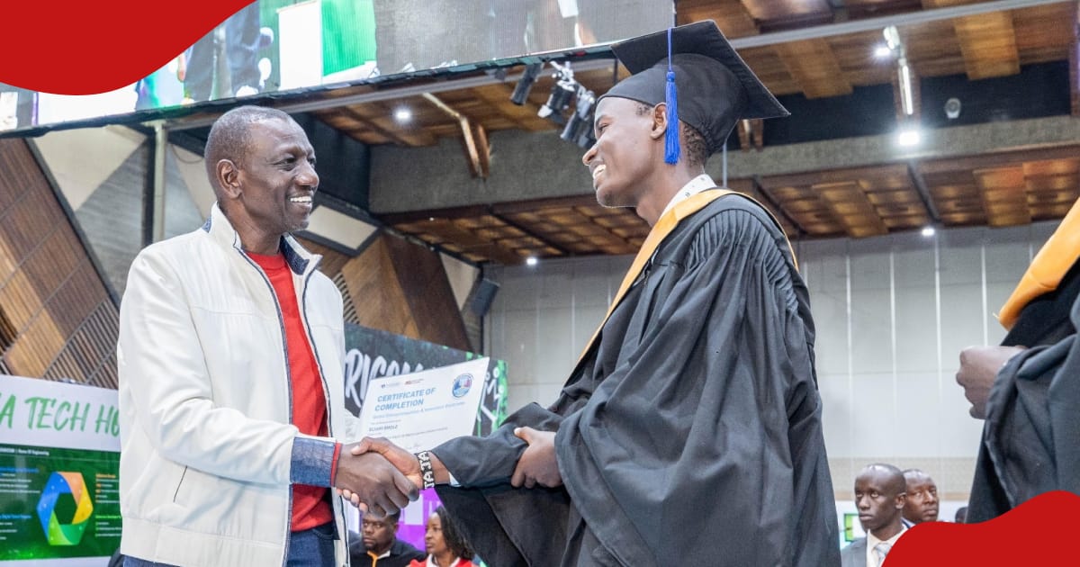 Les Kenyans critiquent Ruto pour avoir décerné des certificats à des diplômés de l'université d'Arizona : « Tulikosea Wapi ?