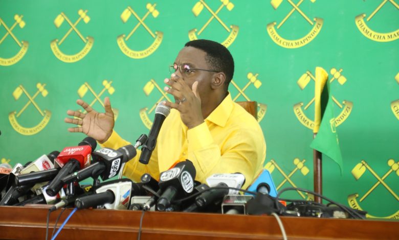 "Attendez, il n'y a pas de postes vacants", prévient le CCM