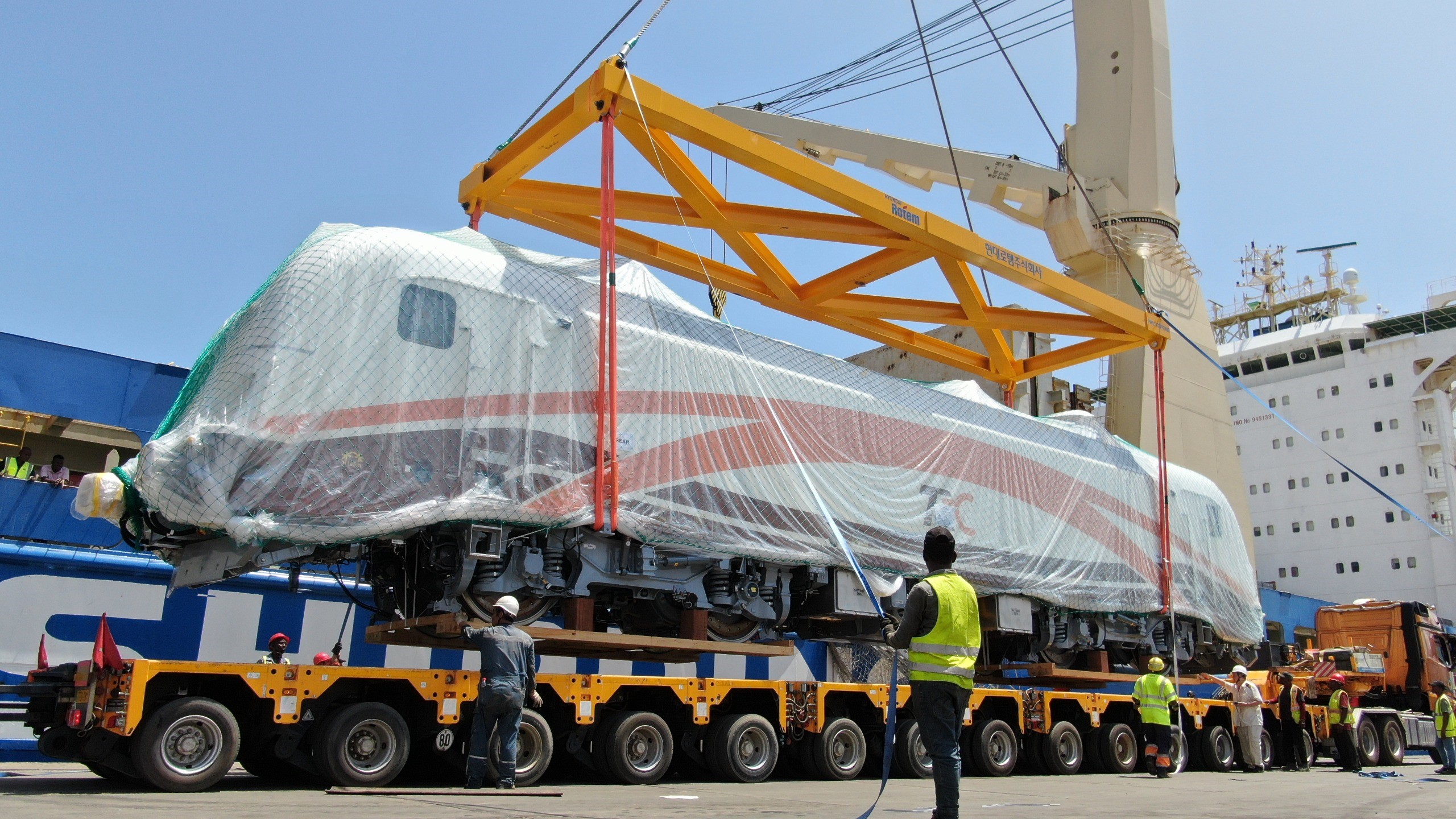 D'autres locomotives et autocars SGR arrivent