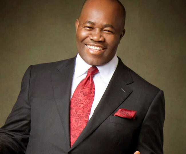 Éloges alors qu'Akpabio fête son 61e anniversaire