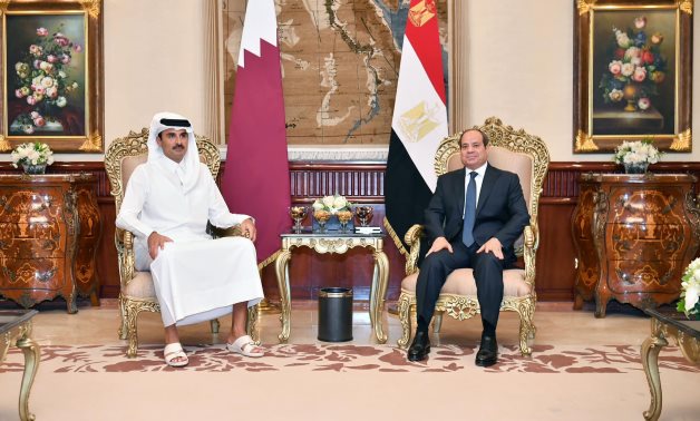 L'émir du Qatar félicite Sissi pour sa réélection et se dit désireux de poursuivre la coopération avec l'Egypte