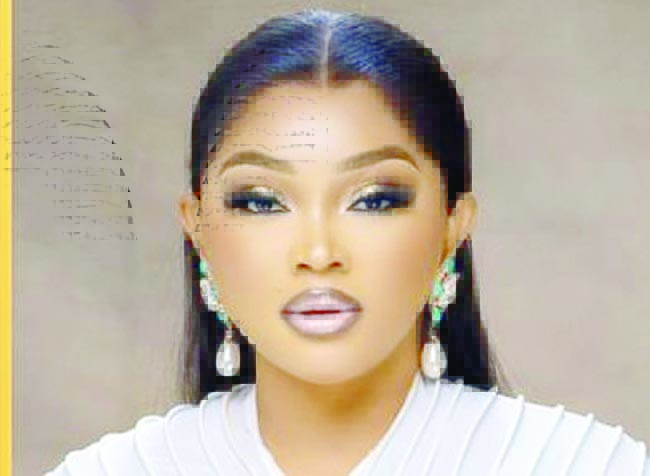 Mercy Aigbe survit à un accident de voiture et raconte une expérience horrible