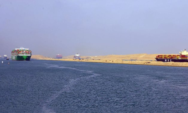 Photos : Le canal de Suez maintient un trafic normal malgré les tensions en mer Rouge, déclare le chef