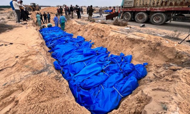 Un charnier creusé au marché de Jabalia pour enterrer 100 martyrs palestiniens
