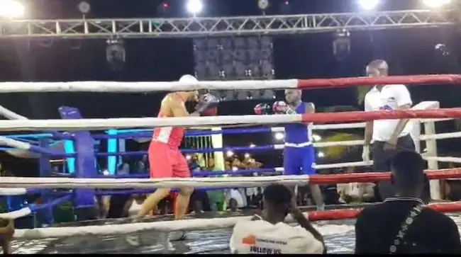 VIDÉO : Portable bat Charles Okocha dans un match de boxe de célébrités