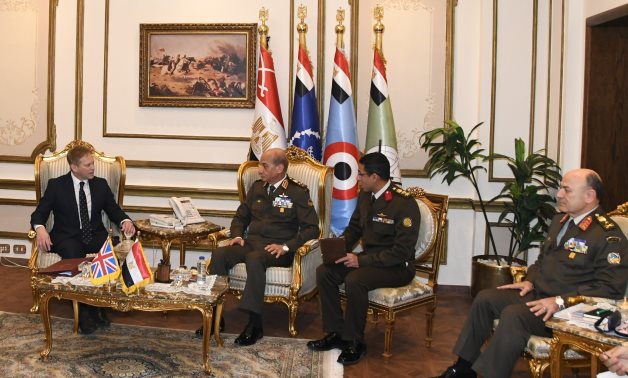 Le ministre britannique de la Défense se rend en Égypte et rencontre son homologue