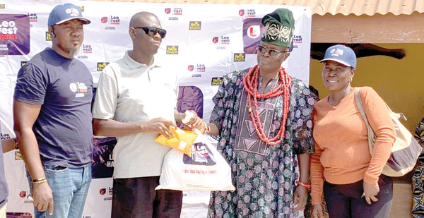 Foundation donates food items