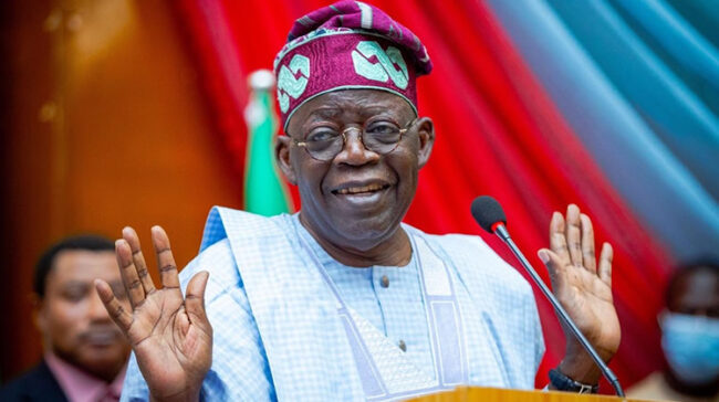 Scandale de N585m : le CSCHEI applaudit Tinubu pour la suspension de Betta Edu