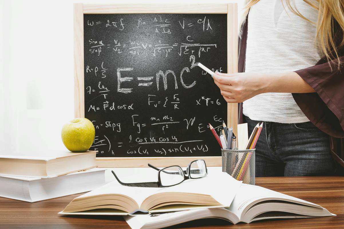 Comment gagner plus que le salaire minimum en enseignant