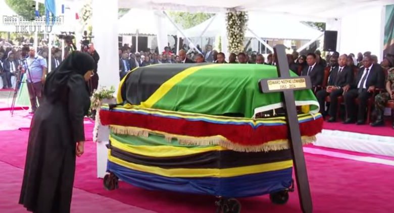 FUNÉRATURE DE LOWASSA : La Présidente Samia arrive à Monduli
