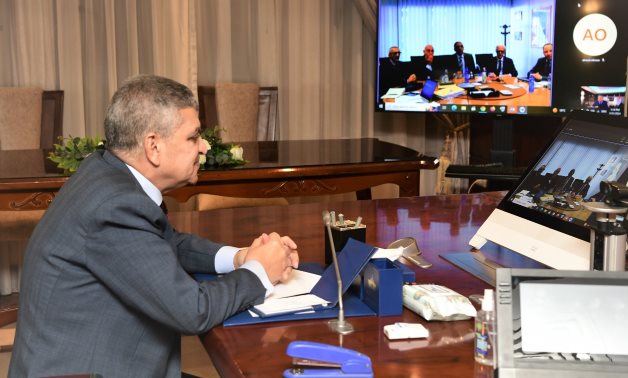 Le chef de l'Autorité égyptienne du canal de Suez et la compagnie maritime italienne "MESSINA" discutent de la coopération dans les services logistiques