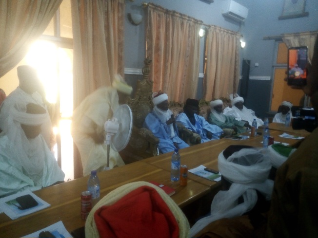 Utilisez votre richesse pour atténuer les difficultés, accuse Kabbi Emir aux hommes d'affaires